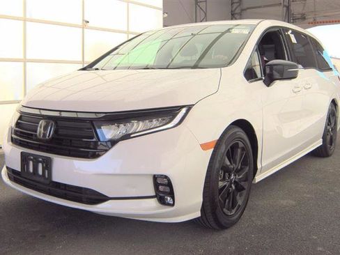 Used 2023 Honda Odyssey Sport image 4