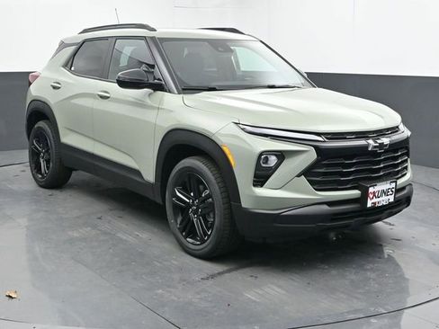 New 2026 Chevrolet TrailBlazer LT w/ Convenience Package image 2