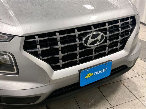 Used 2023 Hyundai Venue SEL image 32