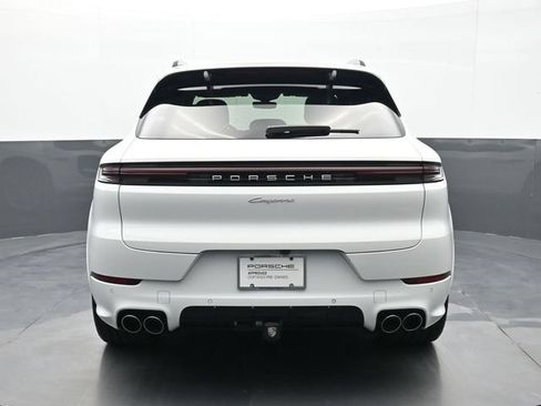 Certified 2025 Porsche Cayenne AWD/4WD image 21