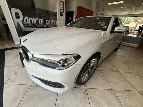 Used 2018 BMW 530i RWD image 3