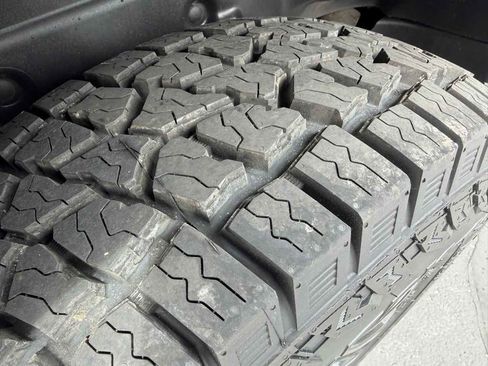 Used 2019 Jeep Wrangler Sport AWD/4WD image 9
