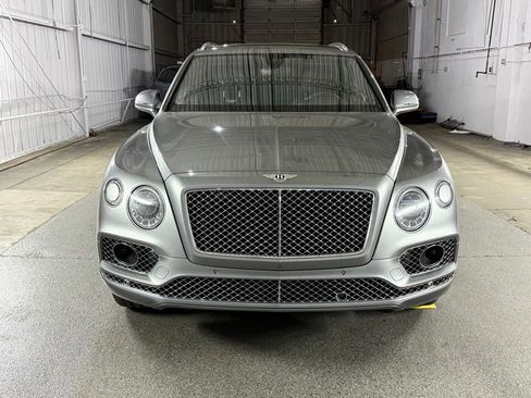 Used 2017 Bentley Bentayga AWD/4WD image 2