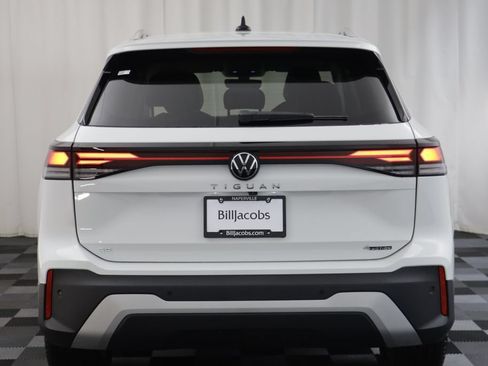 New 2026 Volkswagen Tiguan SE AWD/4WD image 15