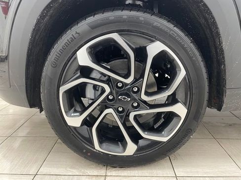 New 2026 Chevrolet Trax RS w/ Sunroof Package image 8