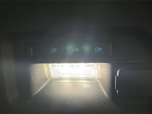 Used 2025 Ford Explorer Platinum w/ Ultimate Package image 23