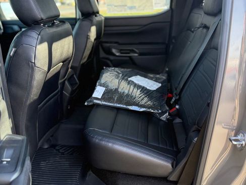 New 2025 Ford Ranger Lariat w/ Black Appearance Package AWD/4WD image 12