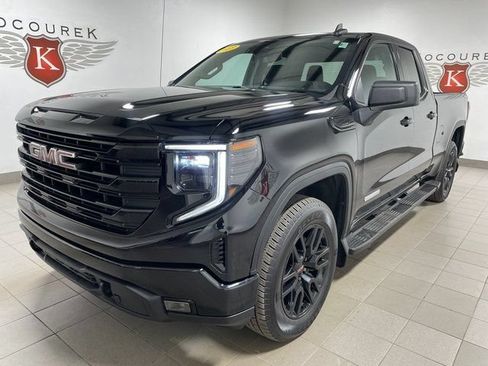 Used 2023 GMC Sierra 1500 Elevation AWD/4WD image 3
