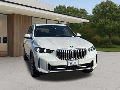 Used 2026 BMW X5 xDrive50e w/ Premium Package AWD/4WD image 5
