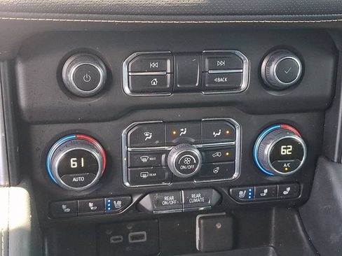 Used 2023 Chevrolet Tahoe Premier w/ Advanced Technology Package AWD/4WD image 15