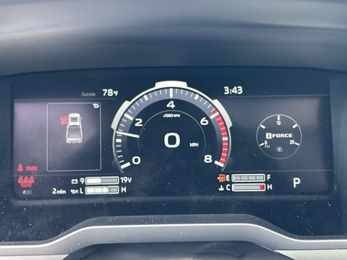 New 2026 Toyota Tundra Platinum w/ TRD Off-Road Package AWD/4WD image 17