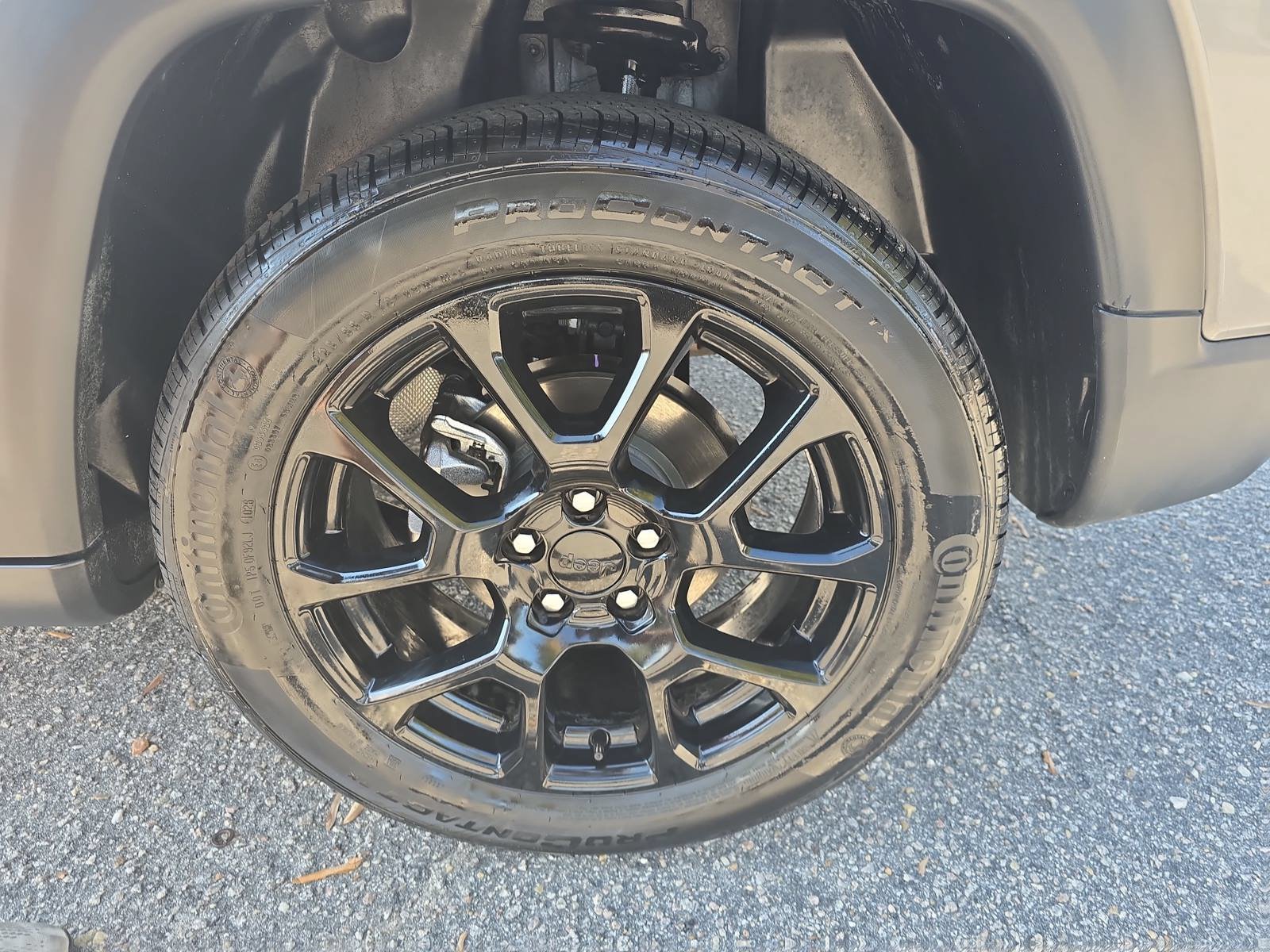 Used 2022 Jeep Compass Latitude w/ Sun and Sound Group FWD image 32