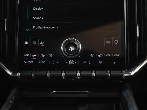 Used 2025 GMC Acadia Denali w/ Super Cruise Package AWD/4WD image 17