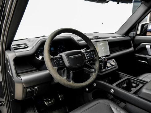 Used 2024 Land Rover Defender 110 V8 AWD/4WD image 7