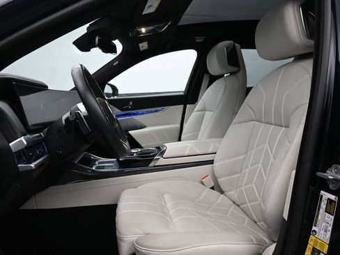 Used 2023 BMW i7 xDrive60 w/ Executive Package 2 image 10