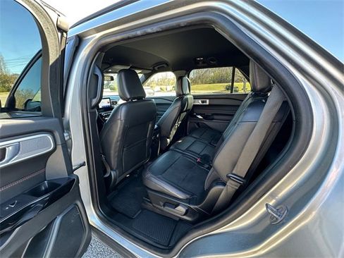 Used 2022 Ford Explorer ST-Line image 19
