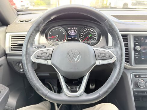 Used 2021 Volkswagen Atlas Cross Sport SE w/ Panoramic Sunroof Package FWD image 28
