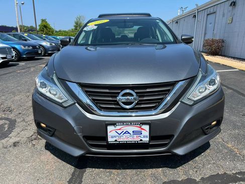 Used 2016 Nissan Altima 2.5 SL w/ 2.5 Technology Package FWD image 2