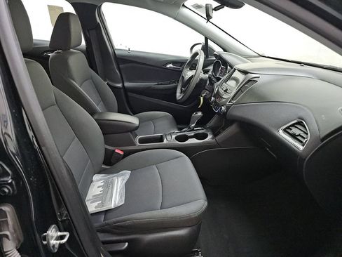 Used 2019 Chevrolet Cruze LT FWD image 2