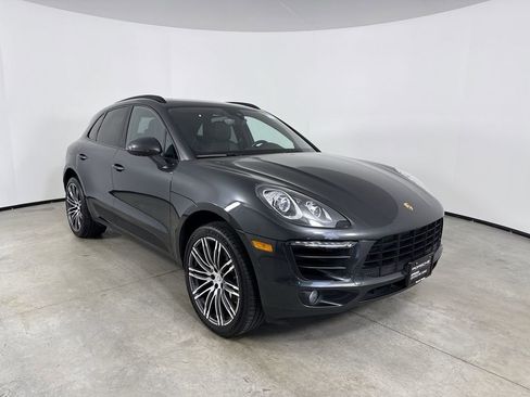 Certified 2017 Porsche Macan AWD/4WD image 9