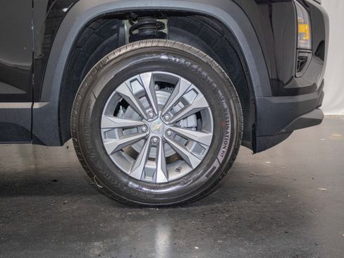 New 2026 Chevrolet Equinox LT w/ Convenience Package II FWD image 6