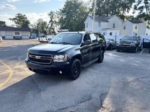 Used 2011 Chevrolet Suburban LT AWD/4WD image 3