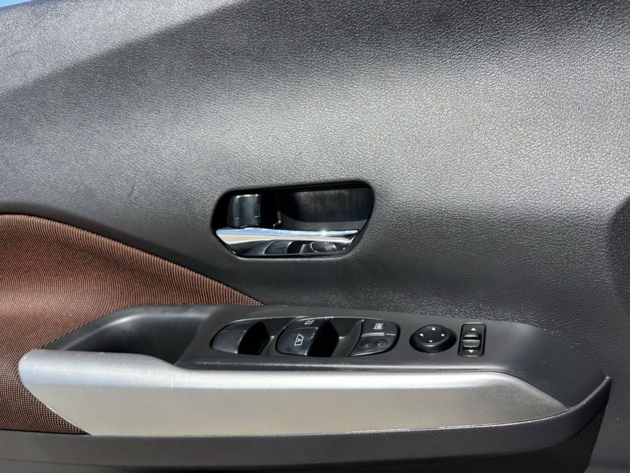 Used 2020 Nissan Kicks SR FWD image 19