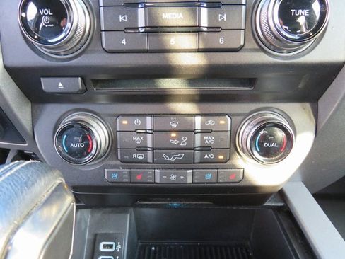 Used 2017 Ford F150 Raptor w/ Equipment Group 802A Luxury image 33