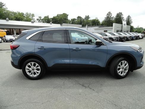 Certified 2024 Ford Escape Active AWD/4WD image 8
