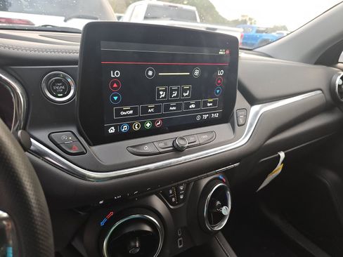 Used 2024 Chevrolet Blazer LT w/ Convenience Package image 12