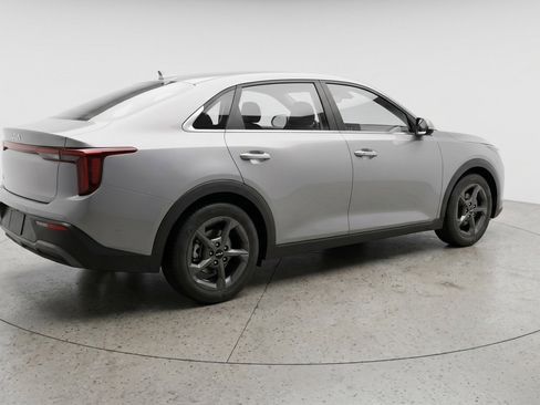 Used 2025 Kia K4 FWD image 9