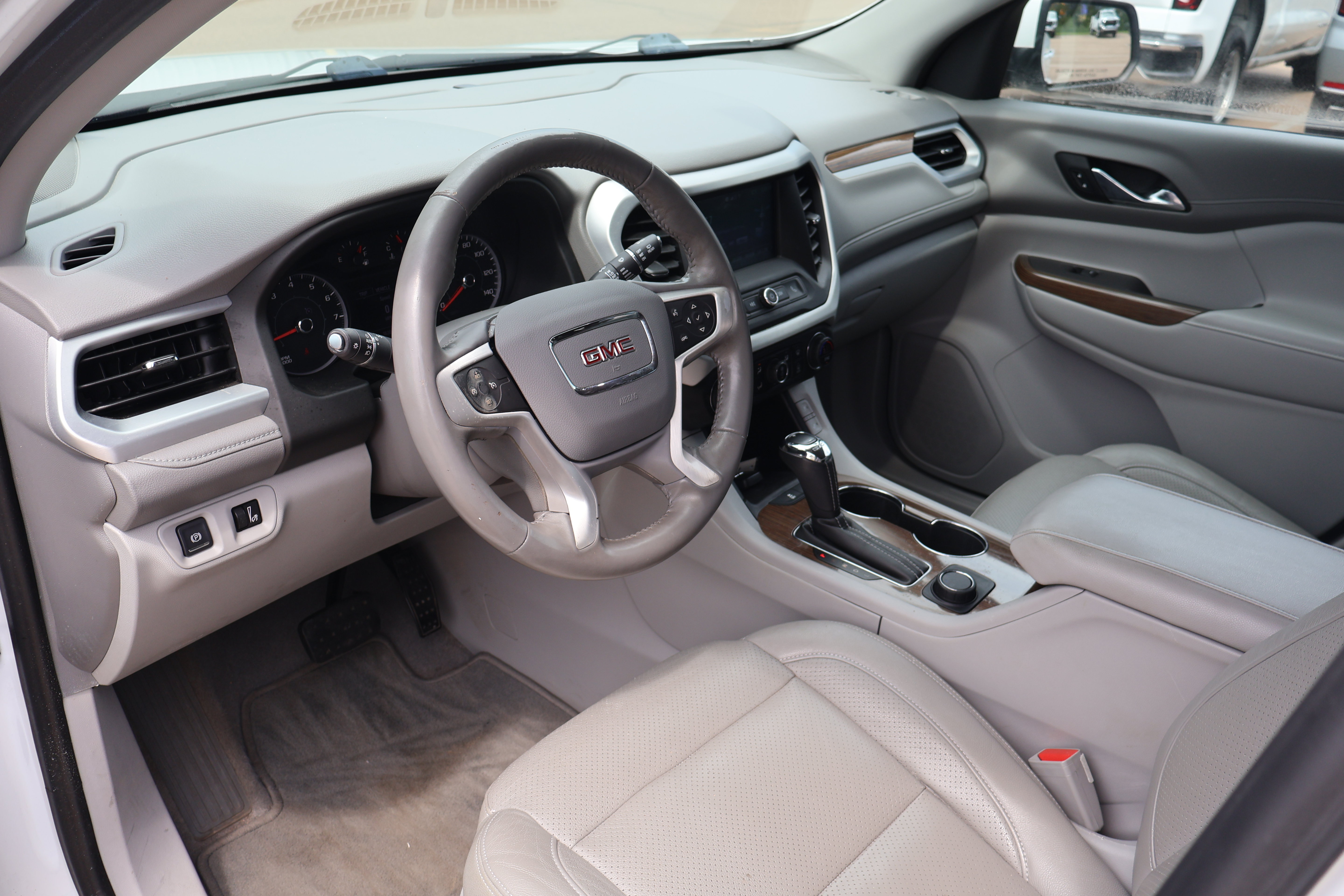 Used 2019 GMC Acadia SLE FWD image 9