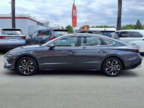 Used 2025 Hyundai Sonata SEL FWD image 3