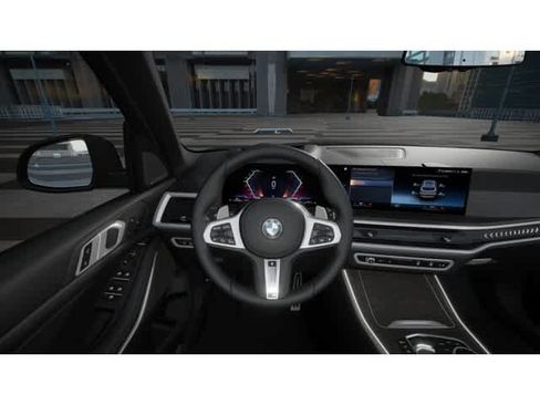 Used 2026 BMW X5 xDrive40i w/ M Sport Package image 13