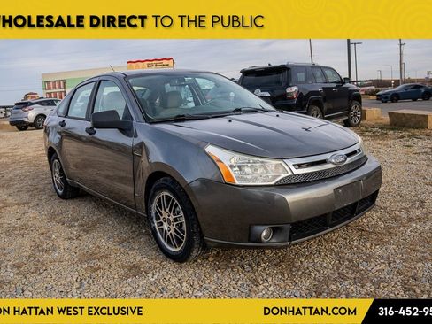 Used 2010 Ford Focus SE image 28