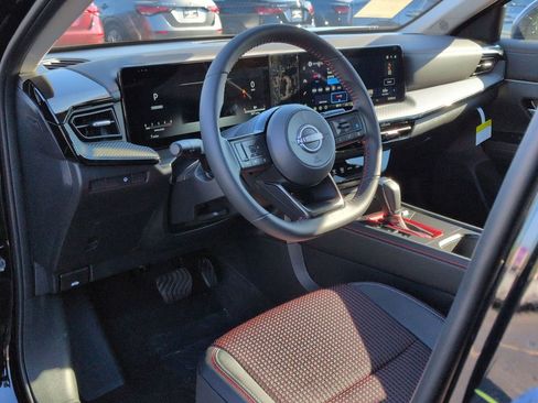 New 2026 Nissan Kicks SR w/ Cold Weather Package AWD/4WD image 9