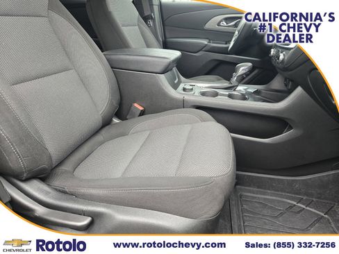 Used 2024 Chevrolet Traverse LT image 11