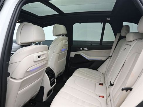 Used 2019 BMW X5 xDrive40i w/ Luxury Seating Package image 11