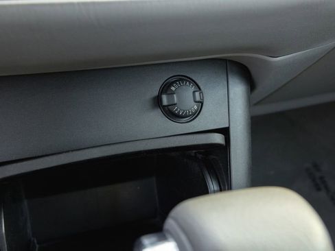 Used 2005 Toyota Camry LE FWD image 19