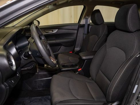 Certified 2024 Kia Forte LXS image 9