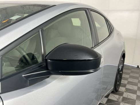 Used 2023 Toyota Prius LE FWD image 12