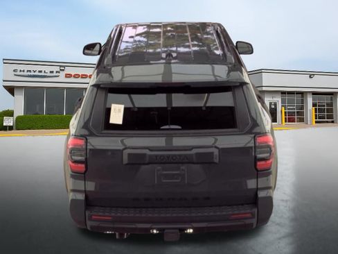 Used 2025 Toyota 4Runner SR5 AWD/4WD image 4