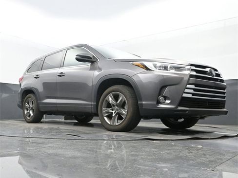Used 2018 Toyota Highlander Limited Platinum image 9