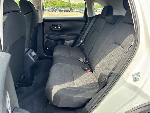Certified 2027 Honda HR-V LX image 19