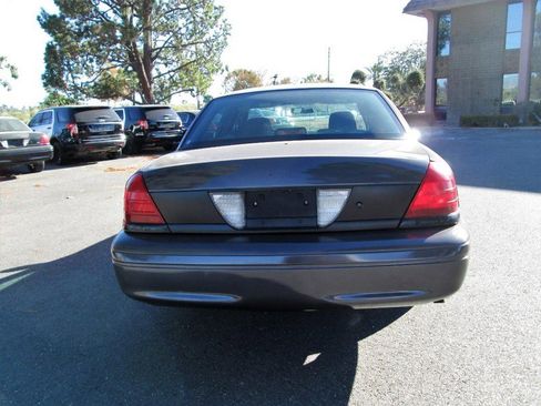 Used 2010 Ford Crown Victoria Police Interceptor image 5