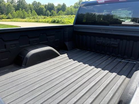Used 2024 GMC Sierra 1500 SLE AWD/4WD image 48