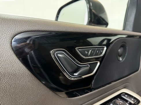 Used 2022 Lincoln Aviator Grand Touring w/ Elements Package Plus image 16
