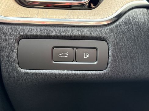 New 2026 Volvo XC60 T8 Plus w/ Protection Package Premier image 20