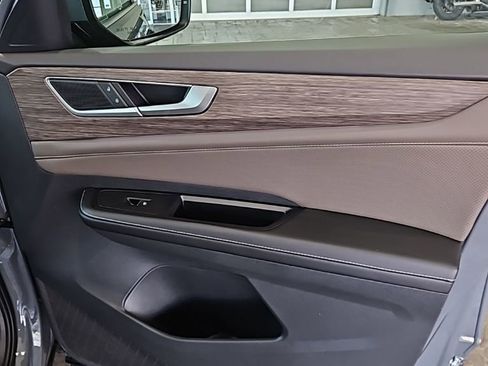 New 2026 Volkswagen Atlas SEL image 11