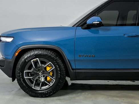 Used 2025 Rivian R1T Premium AWD/4WD image 7